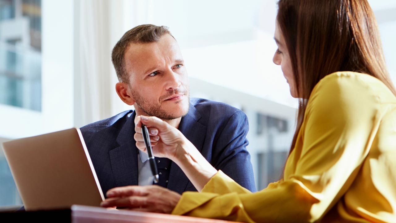 broker listening to client